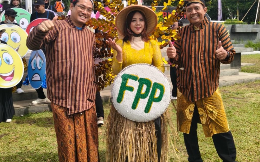 FPP Tampilkan Gaya Khas dalam Karnaval Dies Natalis Undip ke-168